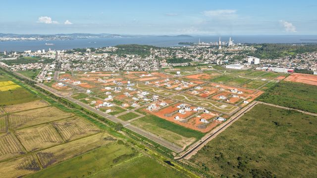 Vista aérea geral do Guaíba Park em Guaíba/RS, bairro entregue